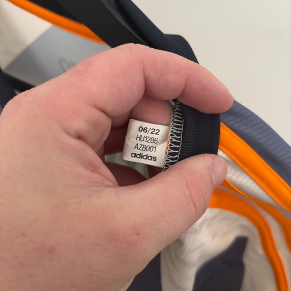 Adidas Bayern Munich Olympiastadion Jersey - Picture 3 of 5